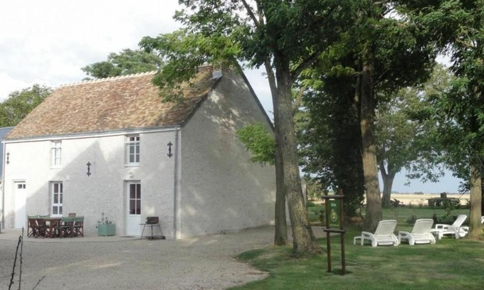Cravant Maison | Gîte tranquille avec jardin près de la Loire à vélo, labellisé Tourisme et Handicap - FR-1-590-21