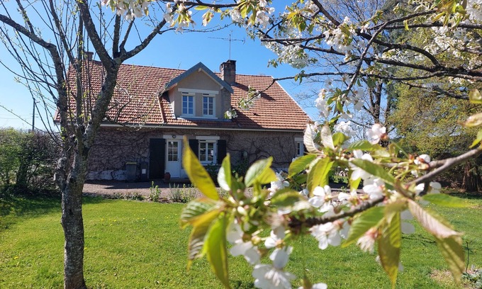 Thienans Maison | Gîte Un Détour Par Thiénans. Family gîte in the Ognon valley.