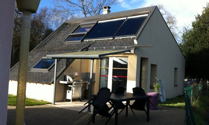 Caurel Maison | Gîte/Villa écologique surplombant le cadre exceptionnel du lac de Guerlédan