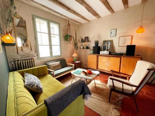 Candes-Saint-Martin Maison | Gîte XIXè de charme à Candes-St-Martin avec jardin clos - FR-1-381-612