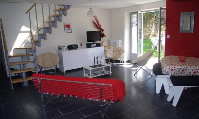 Saint-Secondin Cottage | Gîte 3 étoiles,120m2, parc clos 3000m2 , 40min FUTUROSCOPE, 30 min Poitiers,