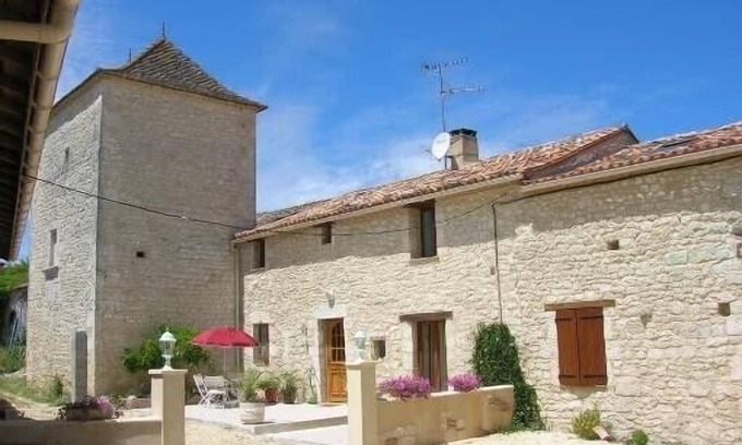 Puyguilhem Cottage | Gîtes 20 personnes "Le Garry II" à Thénac en Dordogne