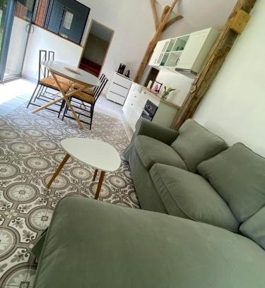 Puymiclan Maison | Gîtes les Perouilles - La grange d'Angèle