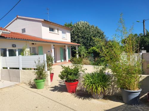 Aussonne Appartement | Gîtes pour groupe climatisé, parking, jardin proche Toulouse, Airbus, MEETT et aéroport