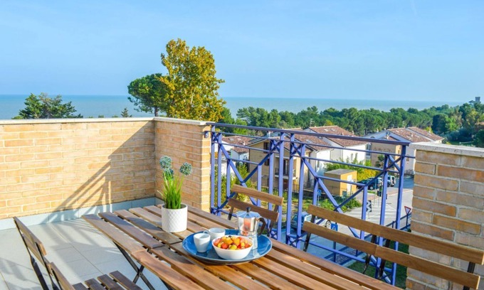 Foggetta Appartement | G.Bay C25 - Second floor apartment with balcony and hill view