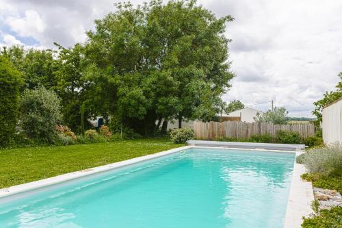 Puyravault Maison | Gabae Les Volets Verts