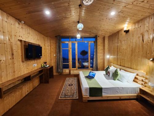 Matiana Maison | Gadegal Homestay Narkanda - Rooms & Pahadi Café