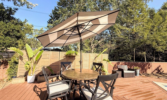 Gahanna Maison | Gahanna Luxury family/group retreat 5BR: 2K 2Q 1DB 3BA. Beautiful and spacious!