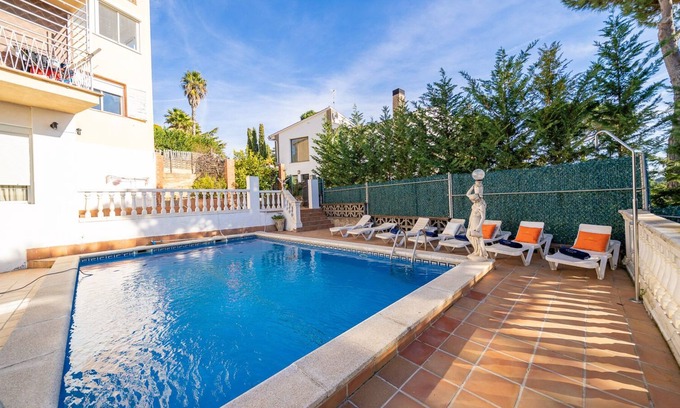 Condado del Jaruco Villa | GALA LUX, VILLA AVEC PISCINE EN URBANISATION PROCHE DU CENTRE DE LLORET DE MAR