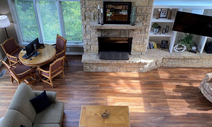 The Galena Territory Maison | Galena's Premier Lakeview 6 BR/5.5 BA Executive Home; Can rent as 4, 5 or 6 BR