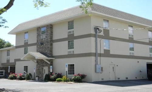 Antes Fort Hôtel | Gamble Farm Inn and Suites