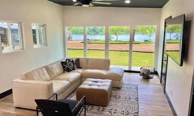 Wetumpka Maison | Game Day Suites on Jordan