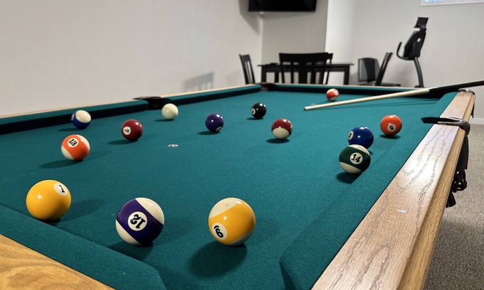 Middlebury Maison | Game Room | Pool Table | Foosball|Family Focused|
