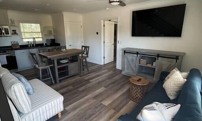 Auburn Copropriété | Gameday Comfort, 2br/2ba, 5 mins walk to Stadiums!