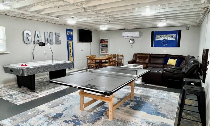 West San Antonio Maison | Games Galore & Rooftop Deck by St. Mary's, BMT