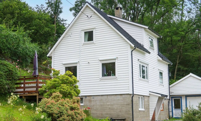 Tysnes Maison | Gamlahuset by Interhome