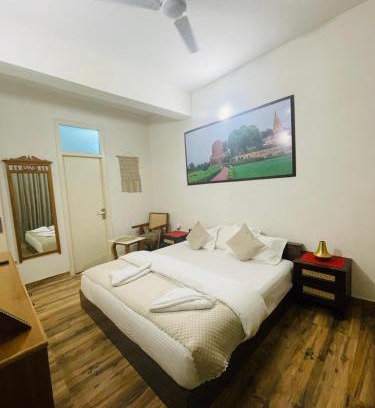 Sigra Appartement | Ganga Ghat 2 BHK Apartment Near Kashi Vishwanath Temple With Parking And Lift