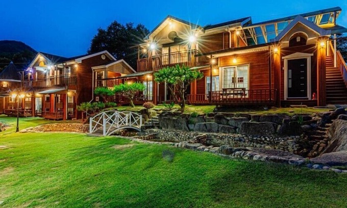 Chuncheon Maison | Gangchon Palace Pension