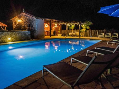 Issac Maison | Gapard La Grange
