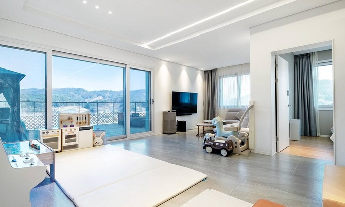 Sang Maison | Gapyeong Pinetree Kids Pool Villa