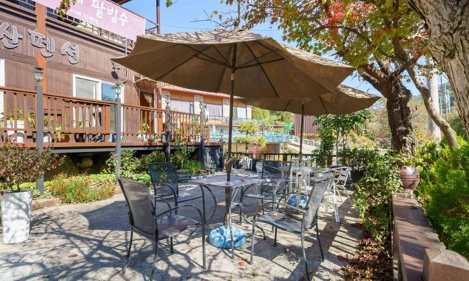 Seorak Maison | Gapyeong San Cafe Pension