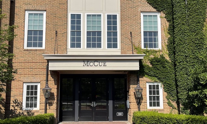 New Albany Appartement | Garage included! Upscale New Albany location.