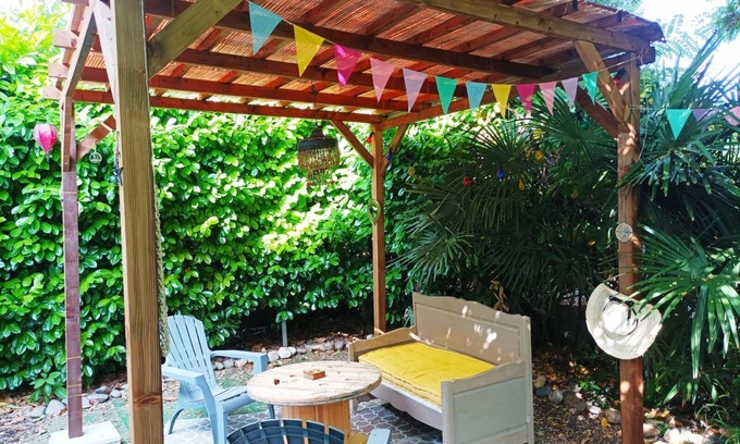 Montauban Maison | Garden and spa gite in town
