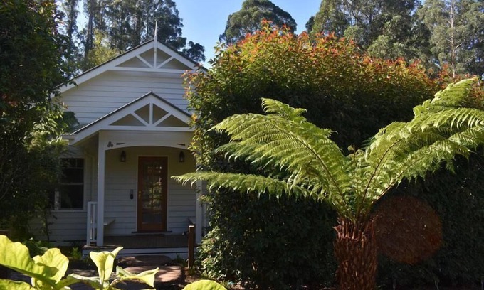 Mount Dandenong Cottage | Gatehouse At Merrow Cottages