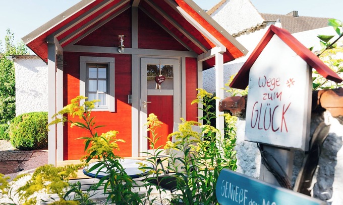 Ornbau Appartement | Garden house red with one bedroom