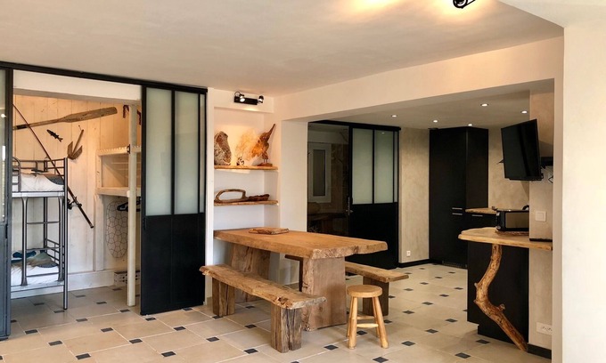 8th Arrondissement Maison | Garden level of my house between the sea and the hills