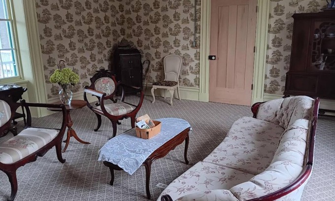 Franklin Lit Et Petit-Déjeuner | Charming B&B with AC and WiFi in soothing Franklin