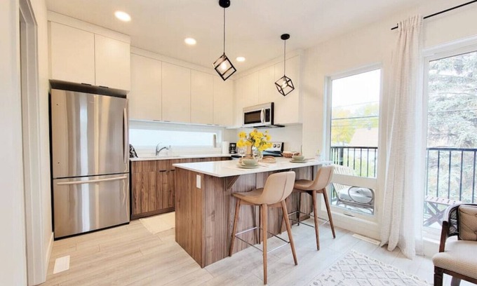 West Edmonton Maison | Garden Suite - Close to Downtown