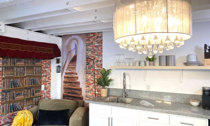 Gardena Cottage | Garden Suite in Gardena - 10 min to Beach and LAX