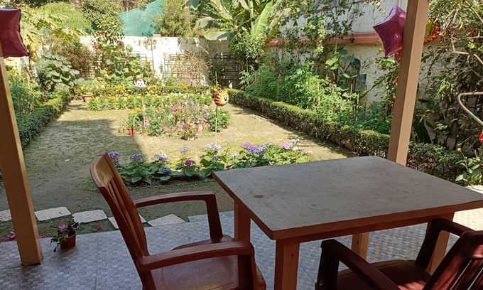 Ballygunge Park Maison | Garden View Room in South Kolkata near Renowned Restaurants and Lakes