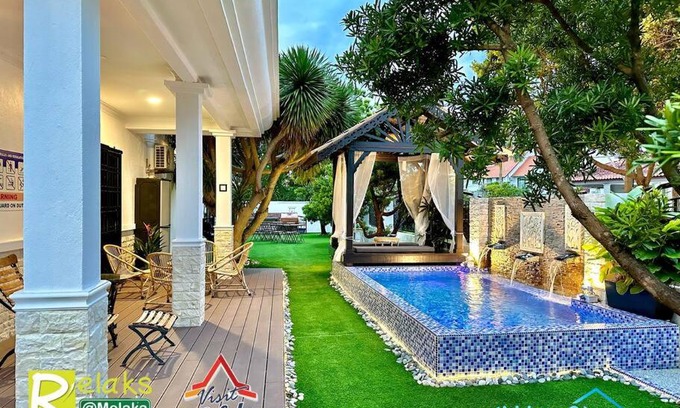 Bukit Baru Maison | GardenHomeStay TownArea Karaok Mahjong PrivatePool By HeystayManagement