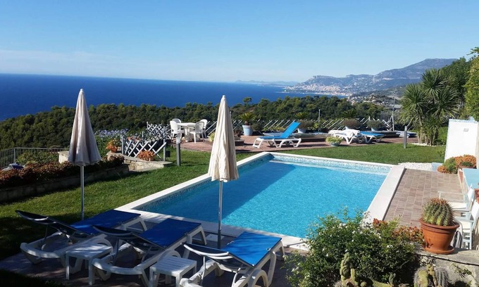 San Giacomo Villa | Appartement Gardenia près de Bordighera avec une vue enchanteresse sur Montecarlo