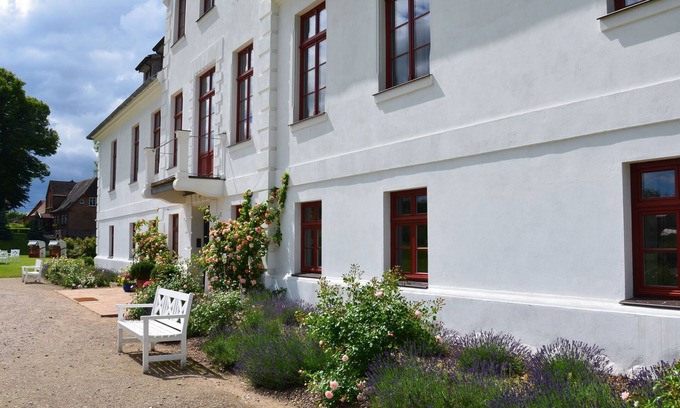 Satow Appartement | Gartenblick - Ferienwohnung mit eigenem Zugang in den Garten