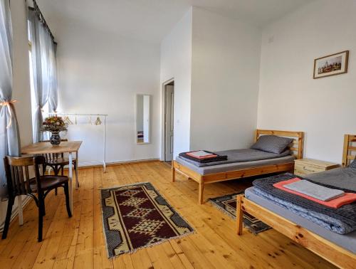Harman Maison | Gästehaus Honigberg next to the Fortified Church of Harman