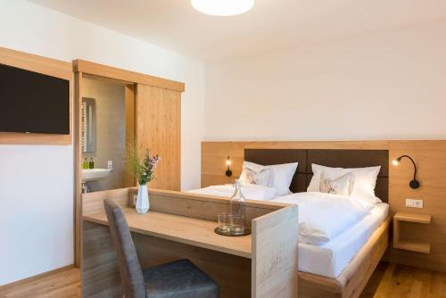 Alfeld Maison | Gasthof-Pension Brauner Hirsch in Alfeld - Mittelfranken