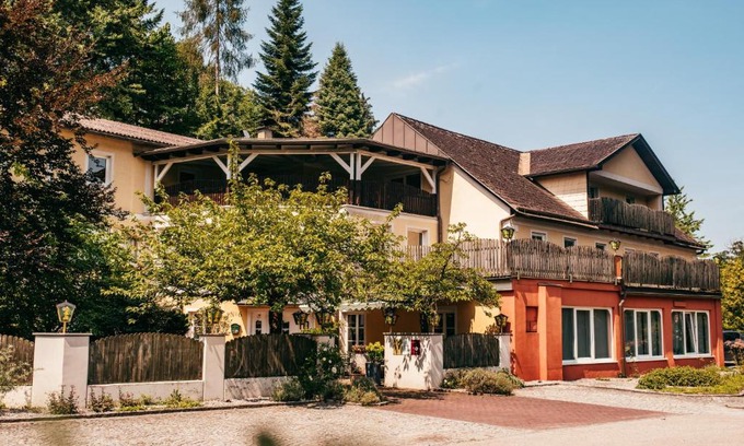 Eschenau Hôtel | Gasthof Pils