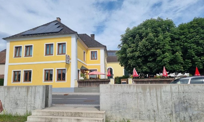 Emmersdorf an der Donau Hôtel | Gasthof Weidenauer- Gabi's Café