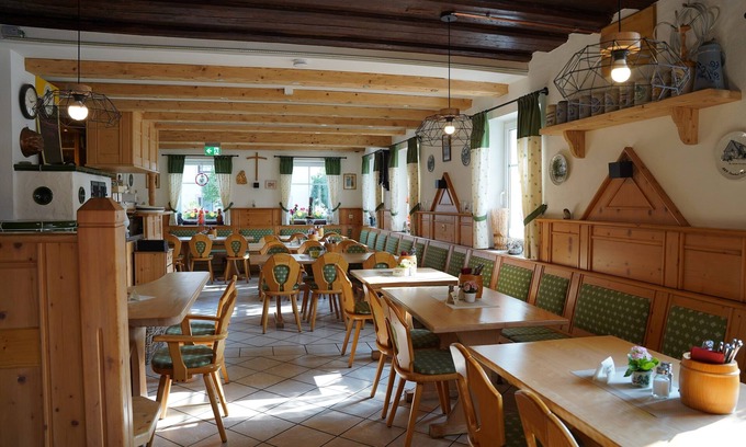 Burgthann Maison | Gasthof Weißer Löwe