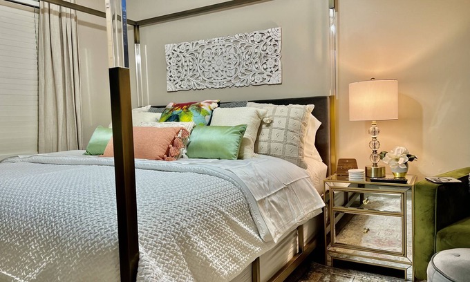 Auburn Maison | Gateaway to Tajade Cozy Townhouse Living - 1.6 mi to stadium