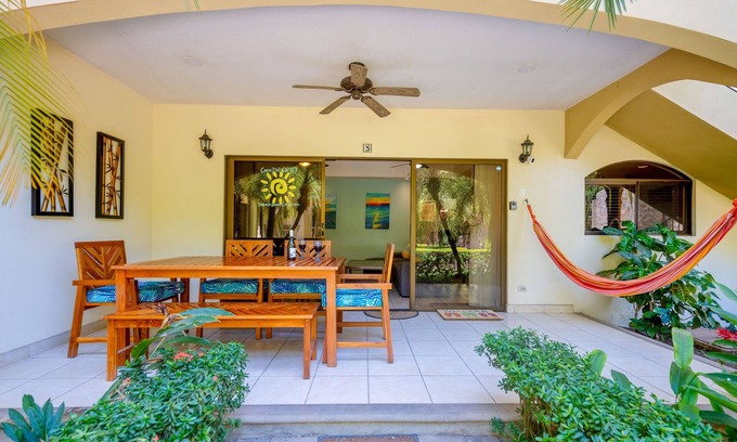 Potrero Copropriété | Short Walk to Playa Penca! Pool, Gated Complex, Sleeps 6