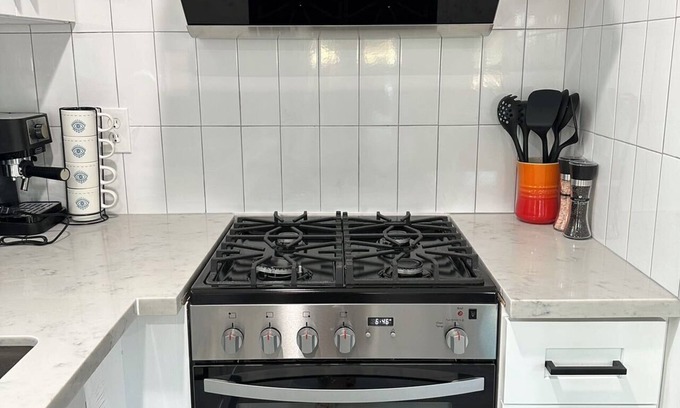 Baldwin Park Maison | Gated & Morden 1bed1bath house in Baldwin Park with WiFi and AC