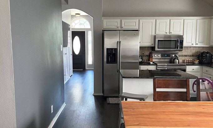 North San Antonio - SAT Maison | Gated, Safe - Centrally located, fenced back yard