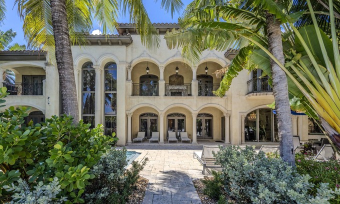 Las Olas Isles Maison | Fort Lauderdale Waterfront Luxury Mansion avec piscine, voir la vidéo ci-jointe