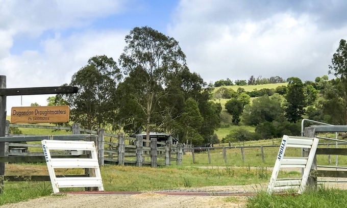 Dugandan Autre | The Gatekeepers Cottage