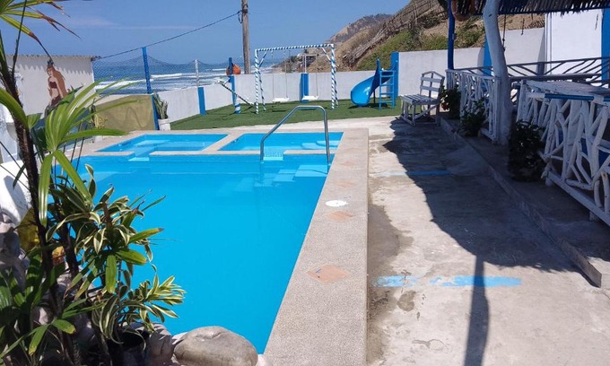 Manta Maison | Gaviota House Beach, frente a la Isla de la Plata
