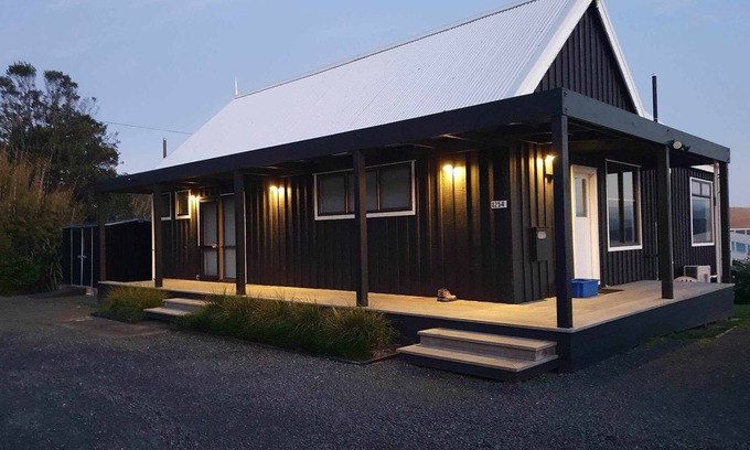 Omapere Maison | GB’s Grand Bach
